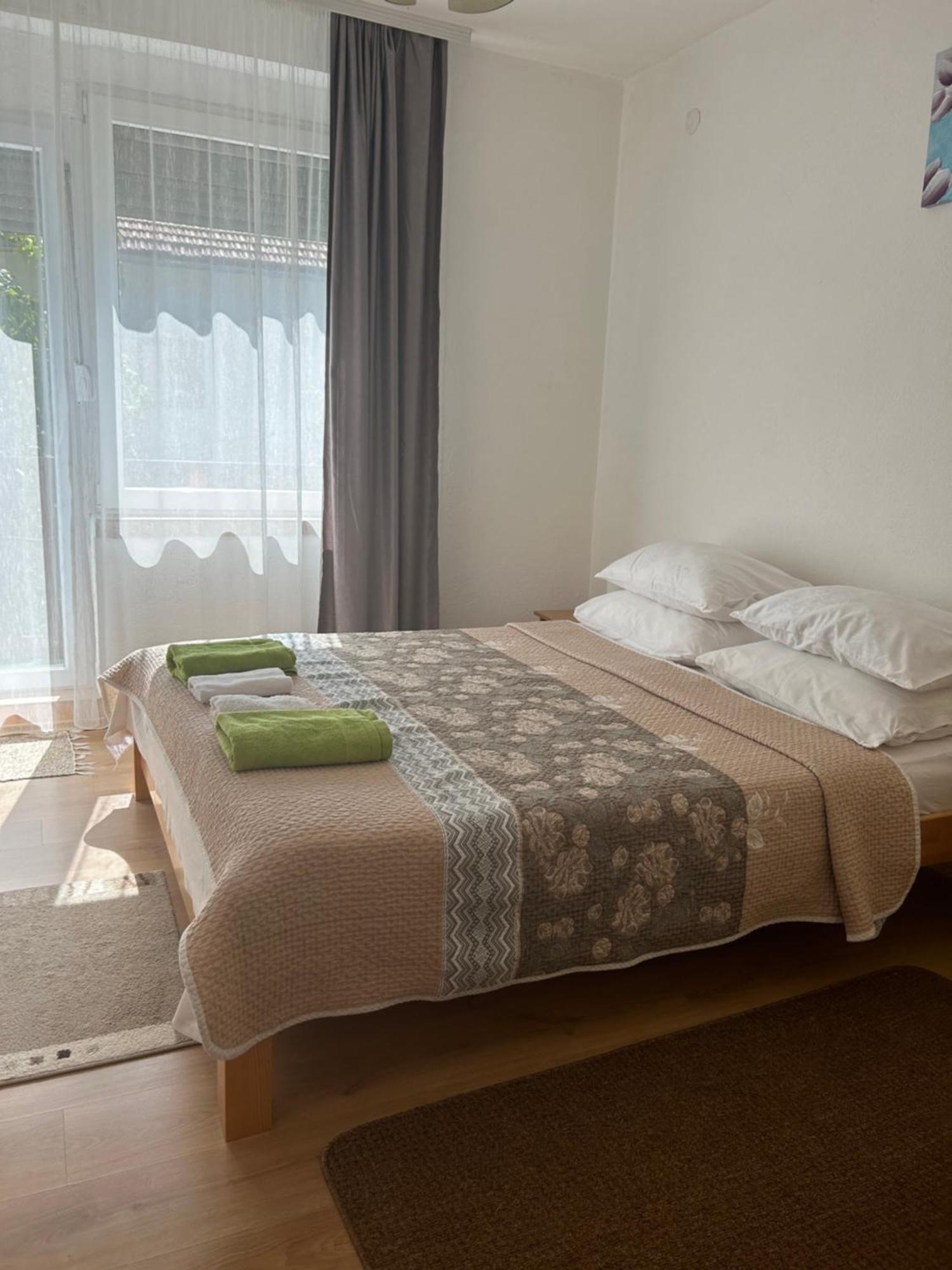 Guesthouse D&D Licko Petrovo Selo Bagian luar foto